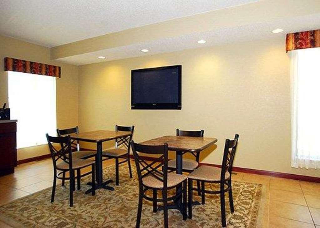 Econo Lodge Inn & Suites Kearney Restoran fotoğraf