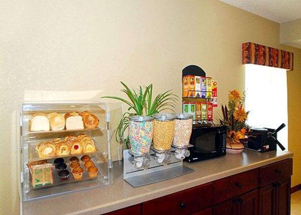 Econo Lodge Inn & Suites Kearney Restoran fotoğraf